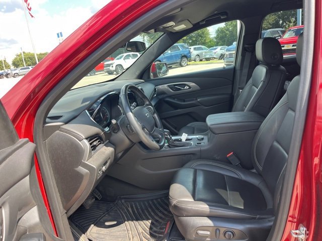 Used 2023 Chevrolet Traverse LT w/ Midnight/Sport Edition image 14