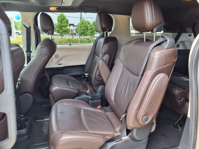 Used 2021 Toyota Sienna Platinum FWD image 20