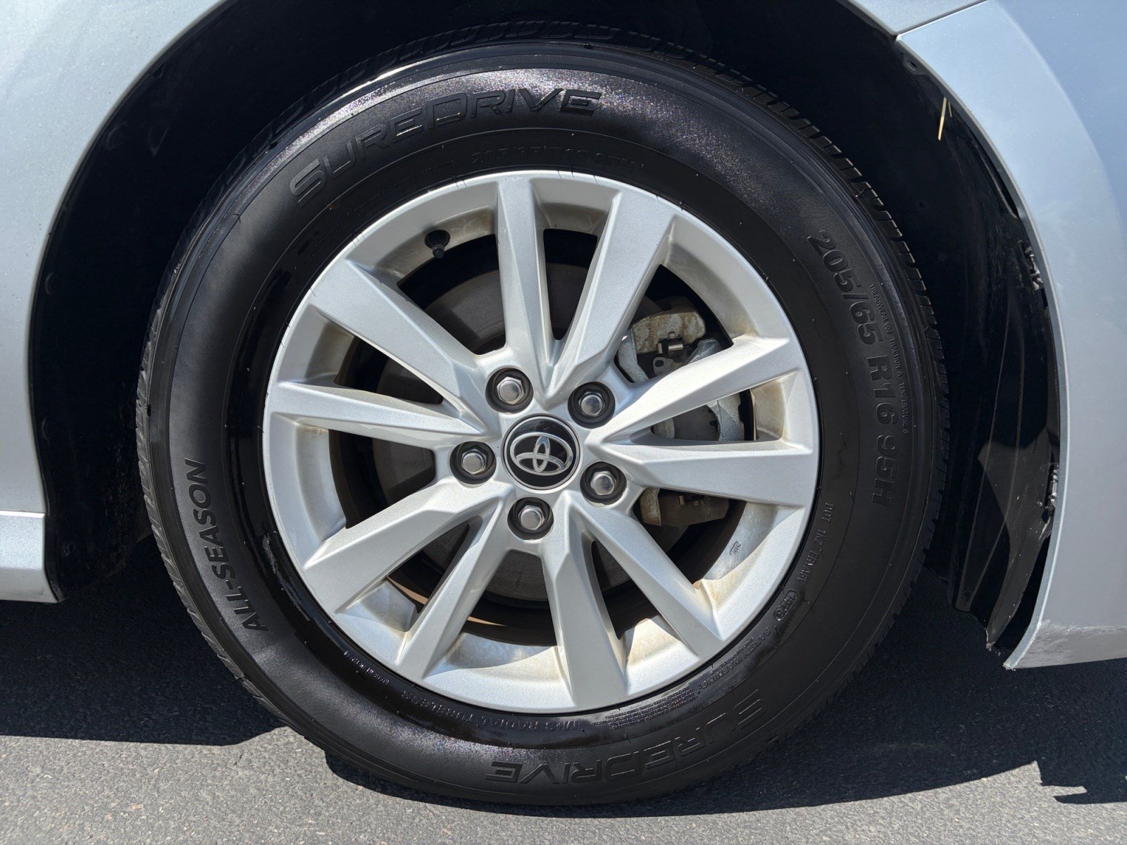 Used 2025 Toyota Camry LE FWD image 30