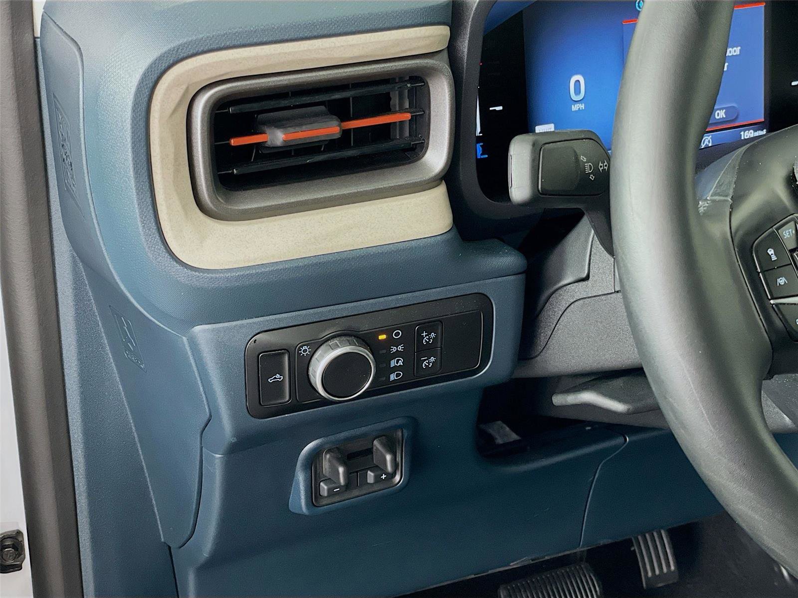 Used 2025 Ford Maverick Lariat w/ 4K Tow Package image 13