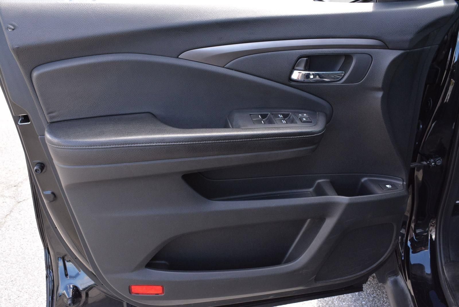 Used 2017 Honda Ridgeline RTL-T image 9