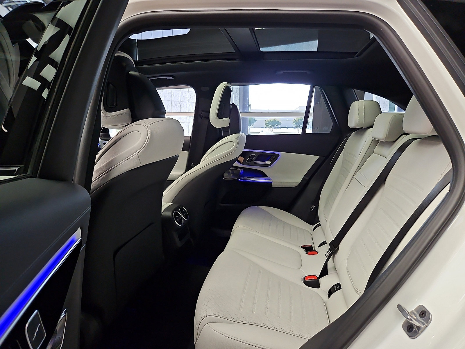 New 2026 Mercedes-Benz GLC 300 4MATIC image 7