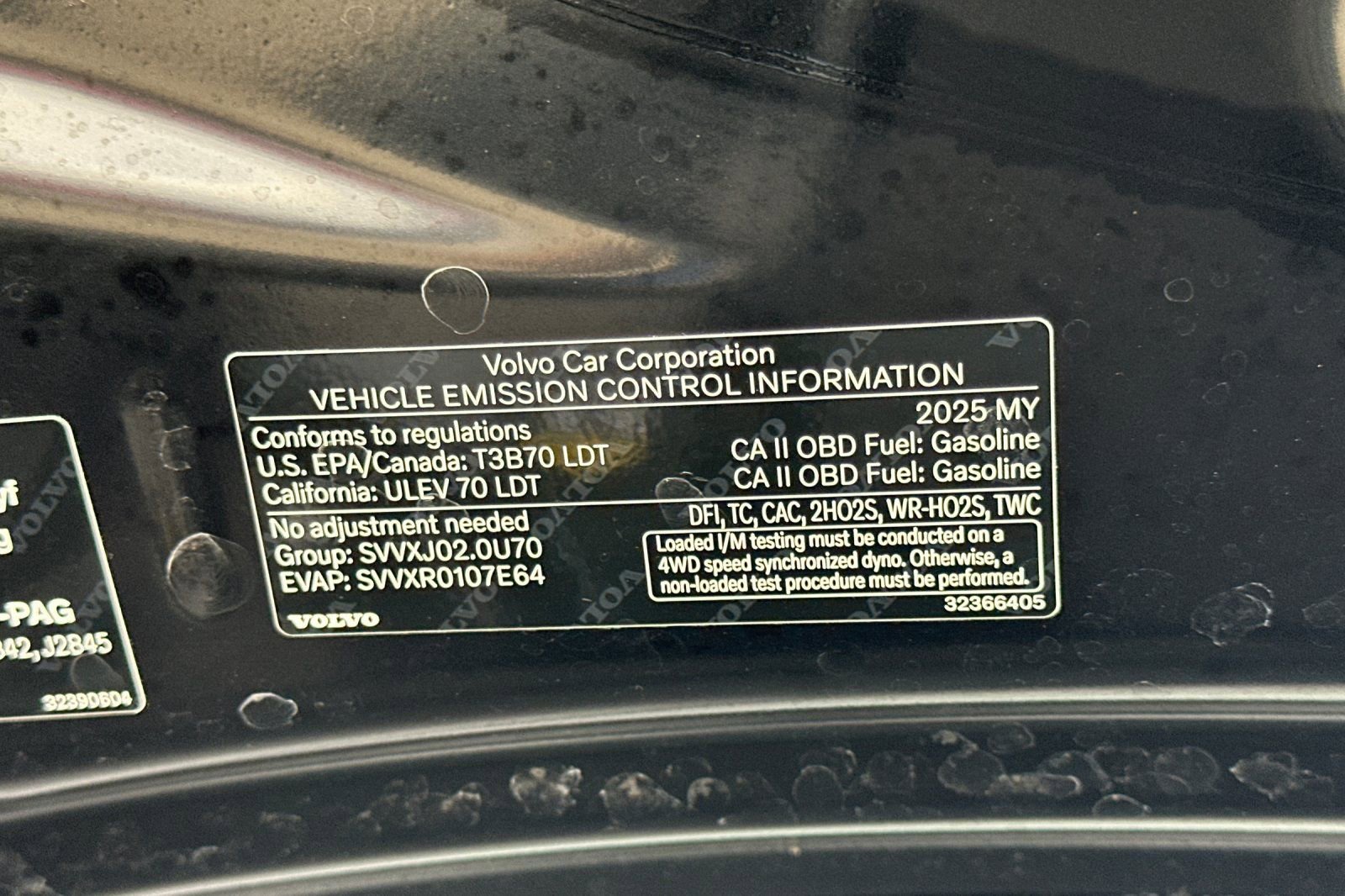 Used 2025 Volvo XC40 B5 Plus image 28