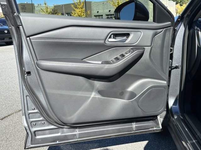 New 2026 Nissan Rogue SV w/ SV Premium Package FWD image 11