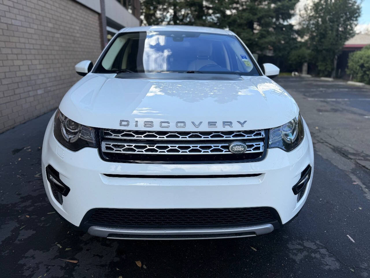 Used 2019 Land Rover Discovery Sport HSE AWD/4WD image 3