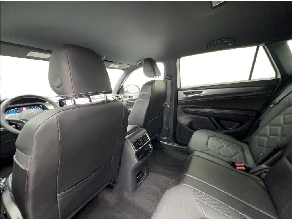 Used 2024 Volkswagen Atlas Cross Sport SE FWD image 26