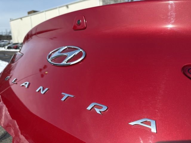 Used 2020 Hyundai Elantra SE image 11