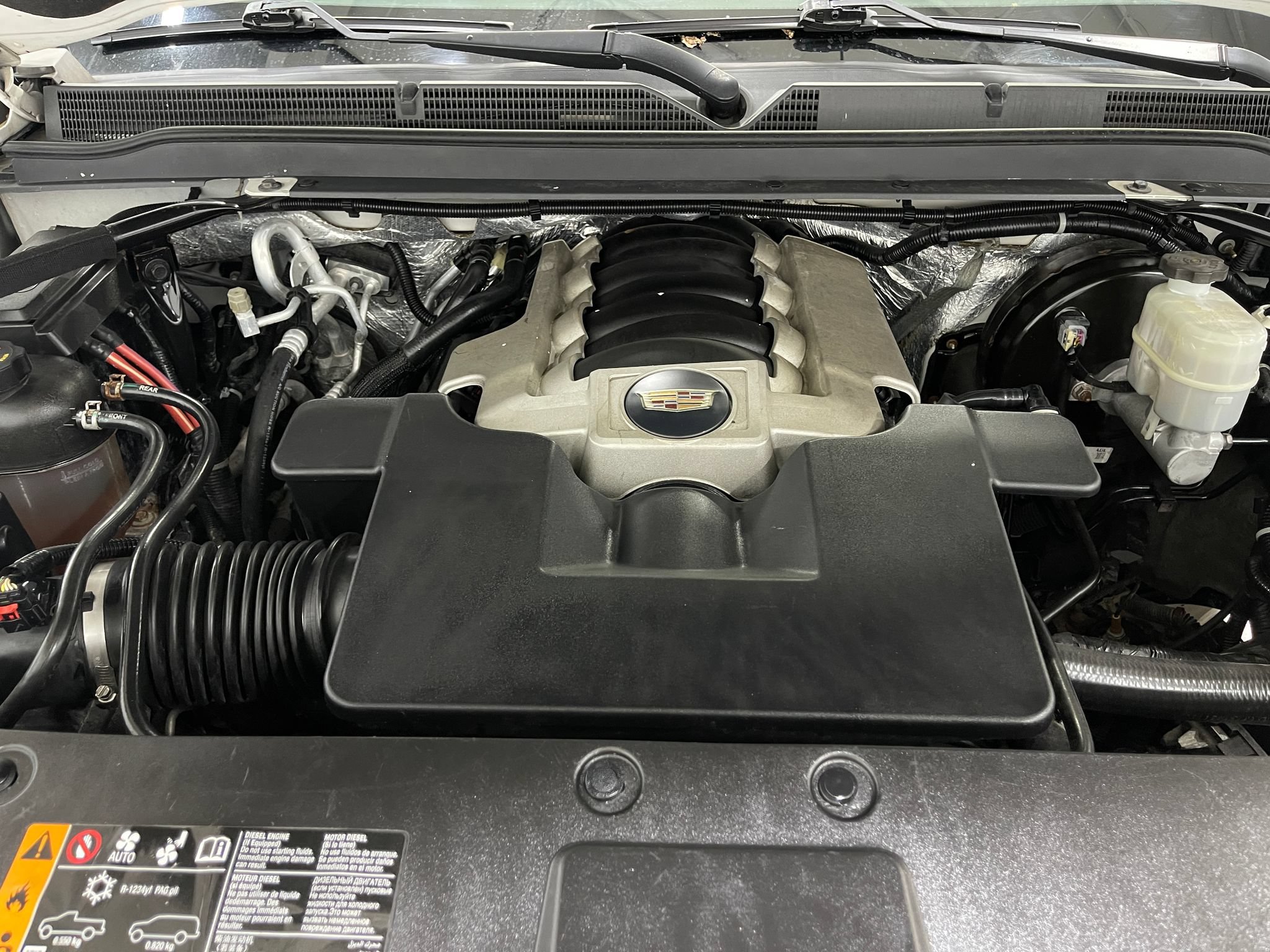 Used 2018 Cadillac Escalade ESV Luxury AWD/4WD image 27