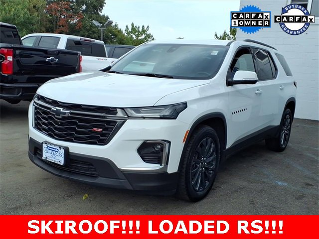 Used 2023 Chevrolet Traverse RS image 3
