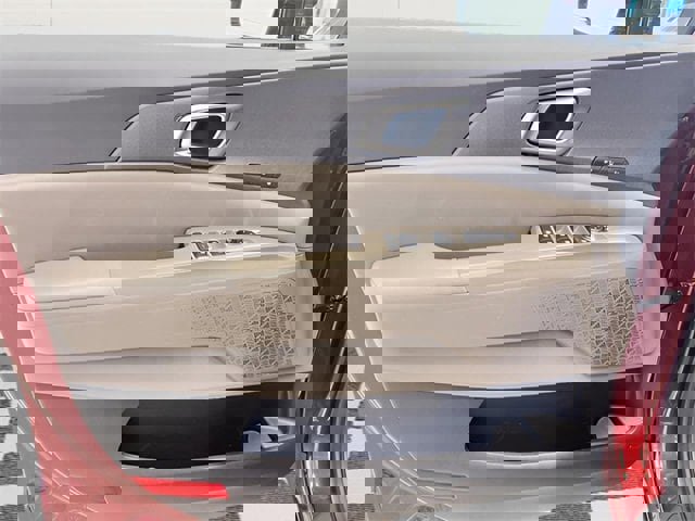 Used 2025 Kia Carnival EX image 31