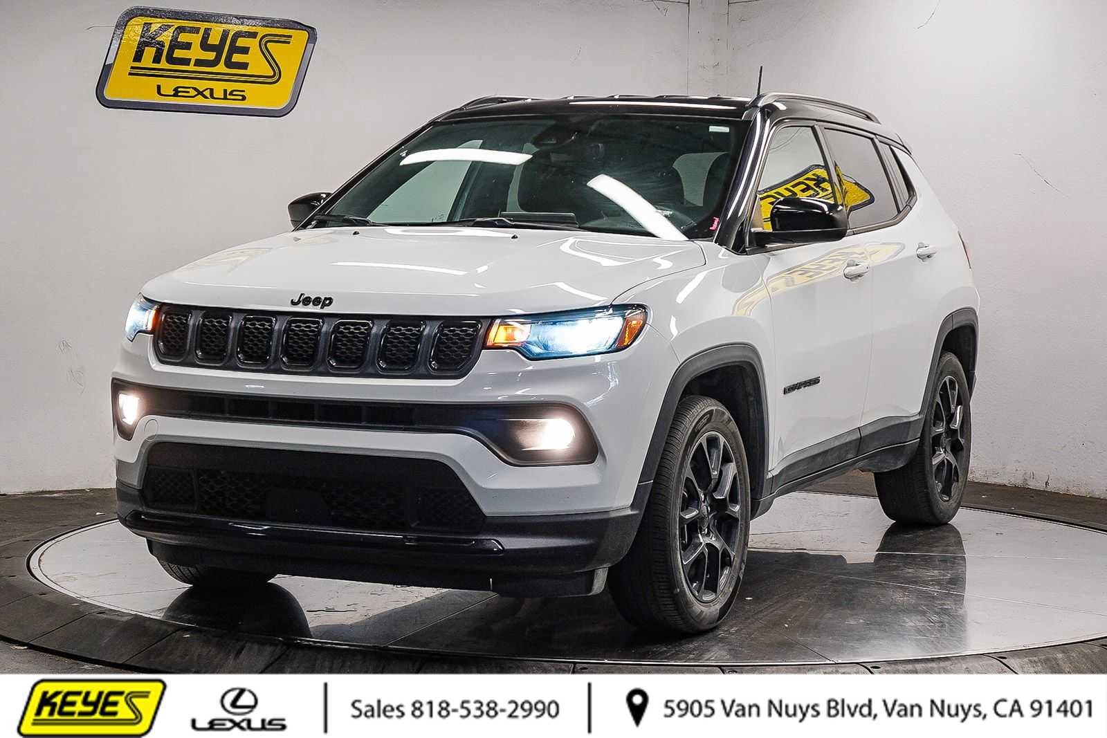 Used 2023 Jeep Compass Altitude