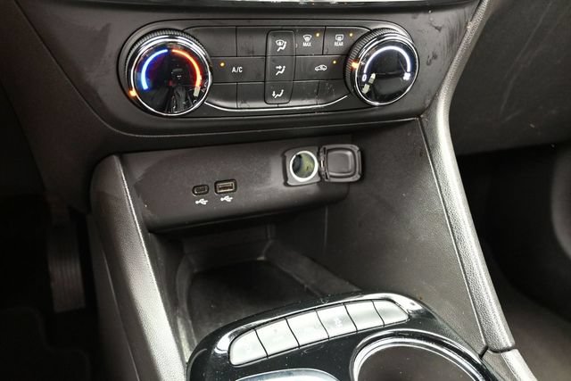 Used 2025 Buick Encore GX Preferred AWD/4WD image 39