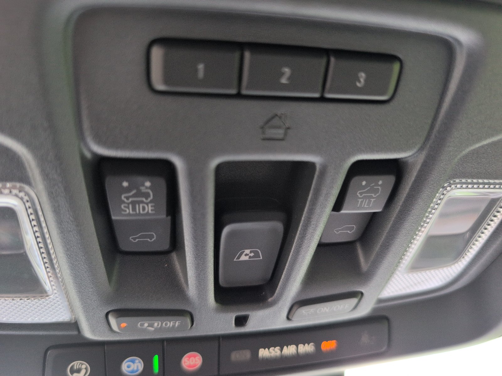 Used 2025 GMC Sierra 2500 AT4 w/ AT4 Premium Plus Package AWD/4WD image 37