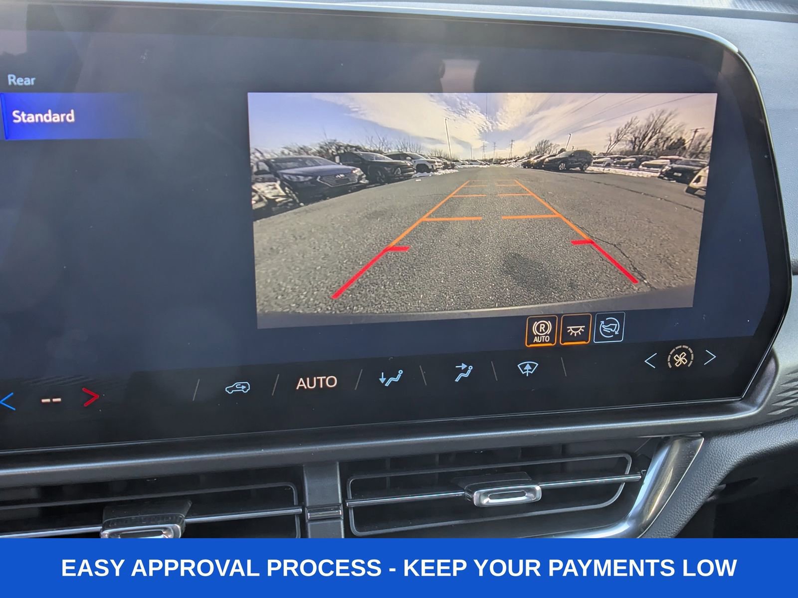 Used 2026 Chevrolet Equinox EV LT image 25