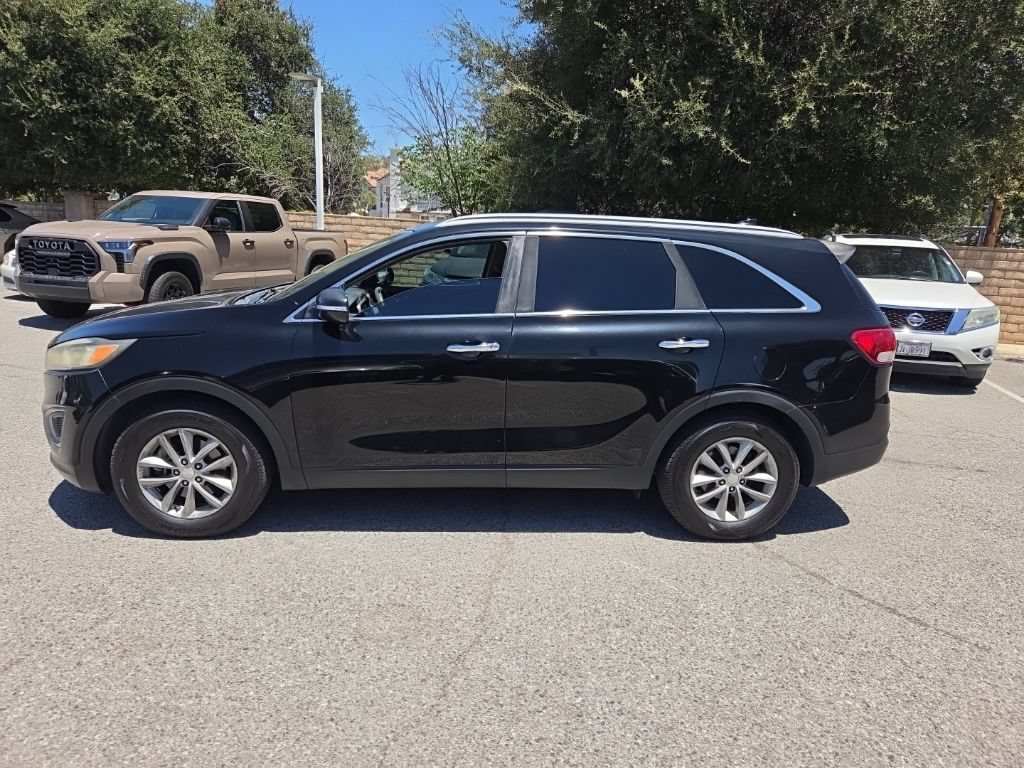 Used 2016 Kia Sorento LX FWD image 2
