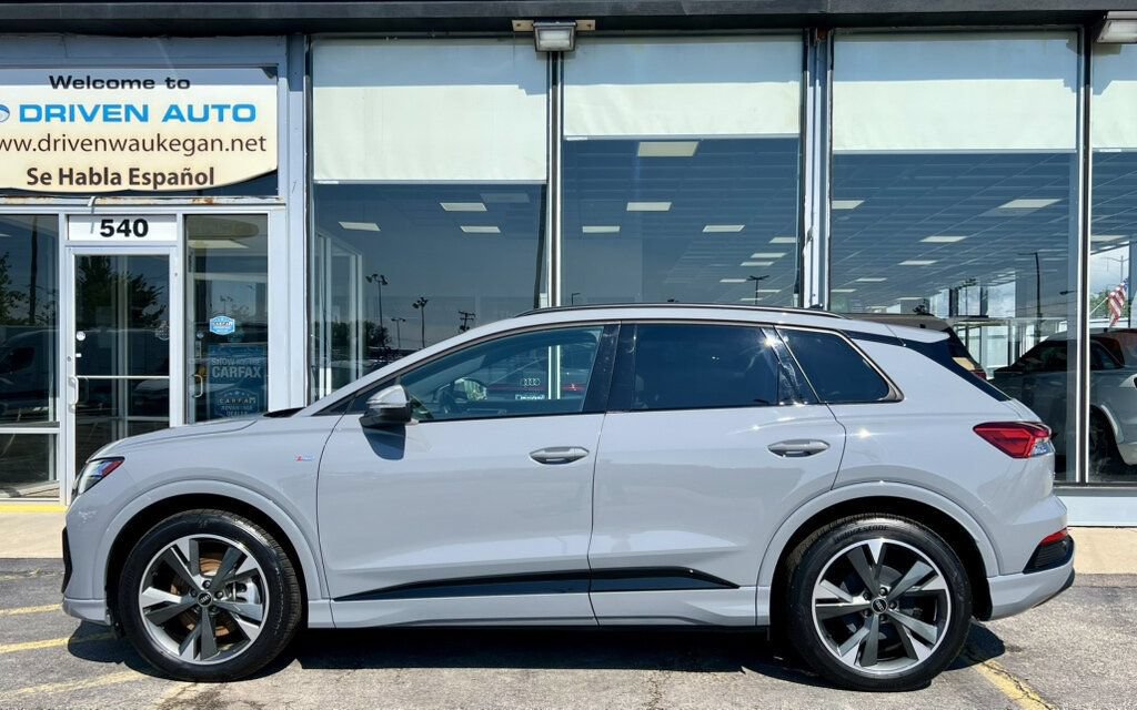 Used 2024 Audi Q4 e-tron Premium w/ Convenience Package AWD/4WD image 2