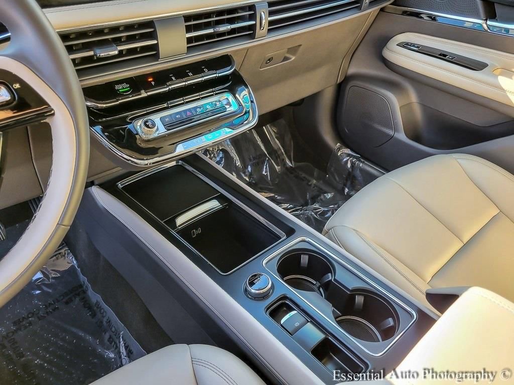 Used 2023 Lincoln Corsair AWD w/ Towing Package image 25