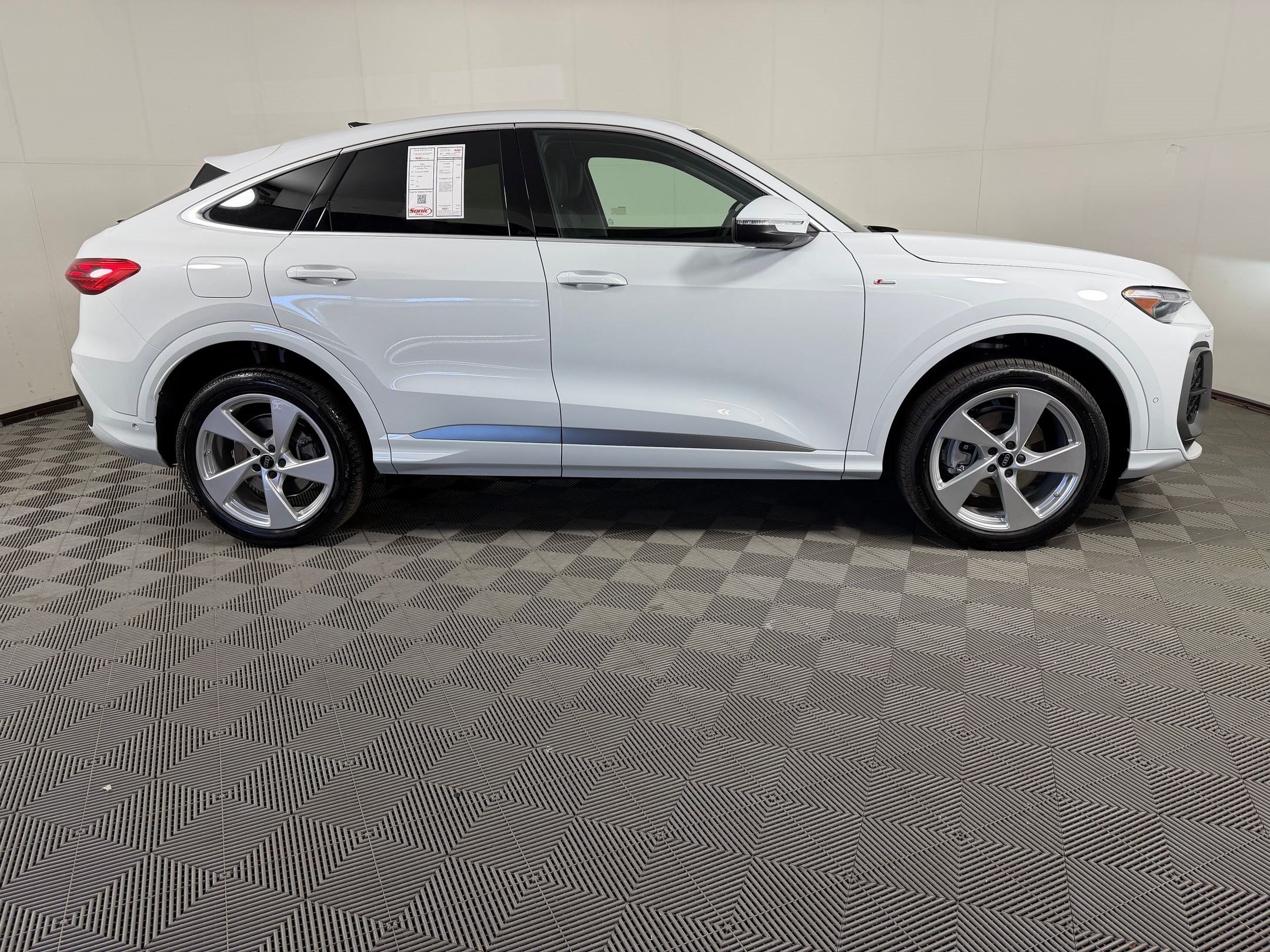 New 2026 Audi Q5 Premium Plus AWD/4WD image 8