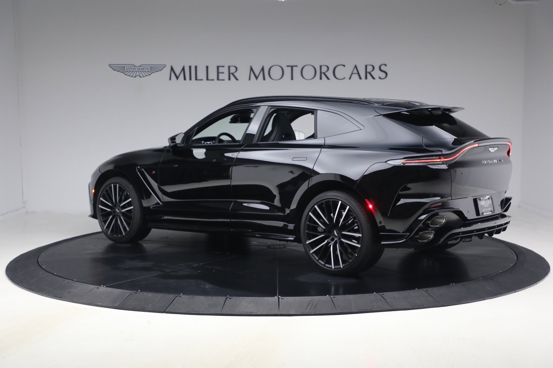New 2026 Aston Martin DBX S image 5