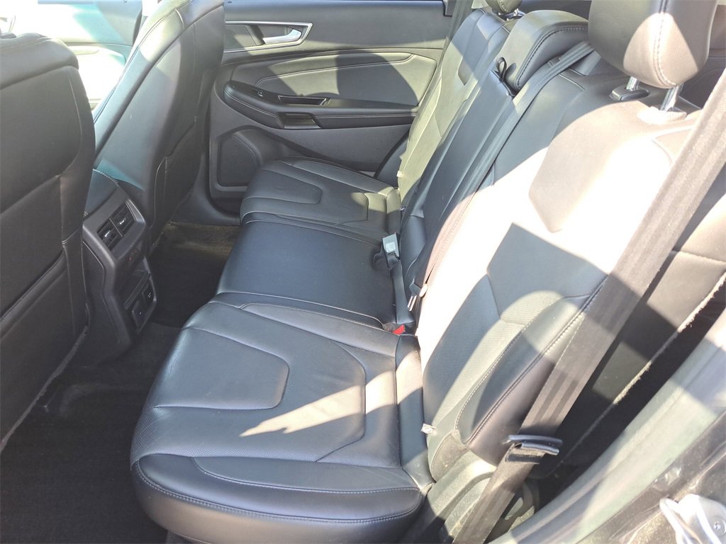 Used 2018 Ford Edge Titanium w/ Equipment Group 301A image 23