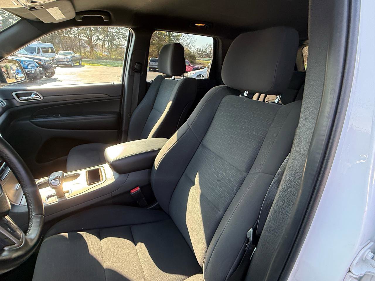 Used 2015 Jeep Grand Cherokee Laredo w/ Quick Order Package 23E image 14