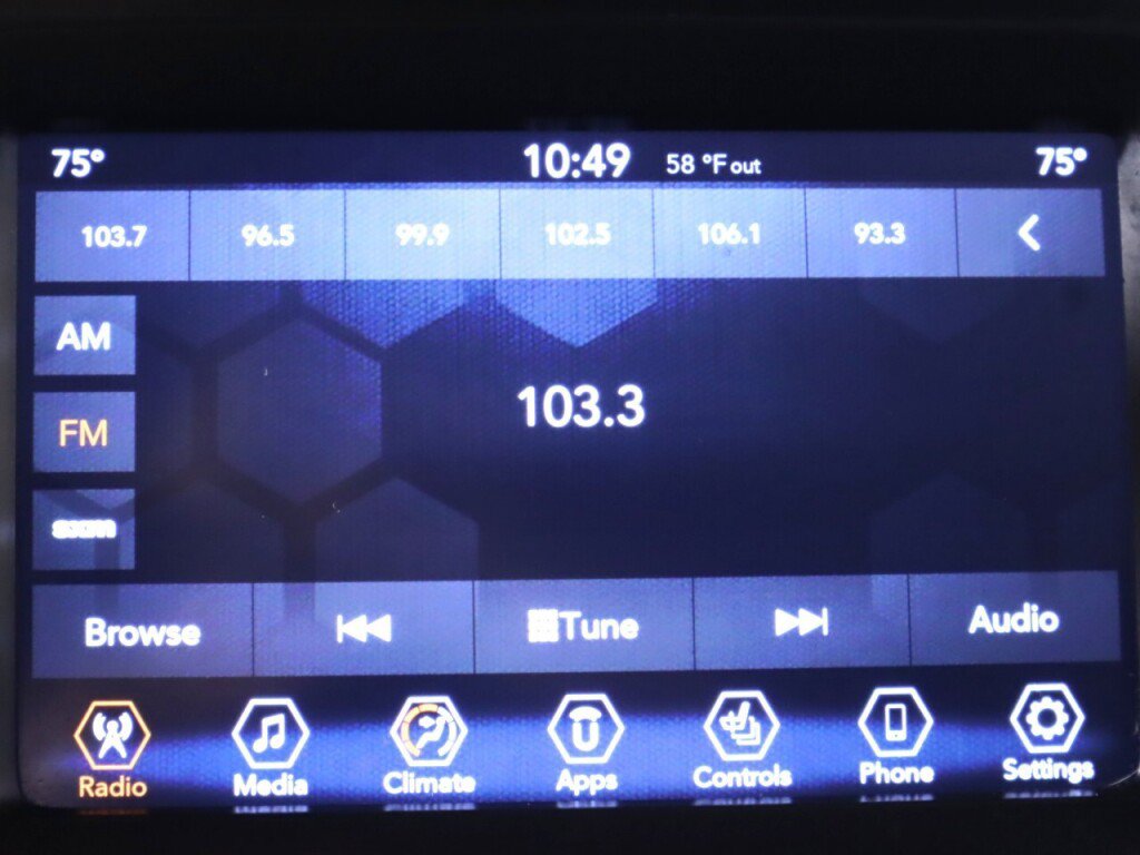 Used 2019 Jeep Renegade Altitude w/ Quick Order Package 2XM FWD image 17