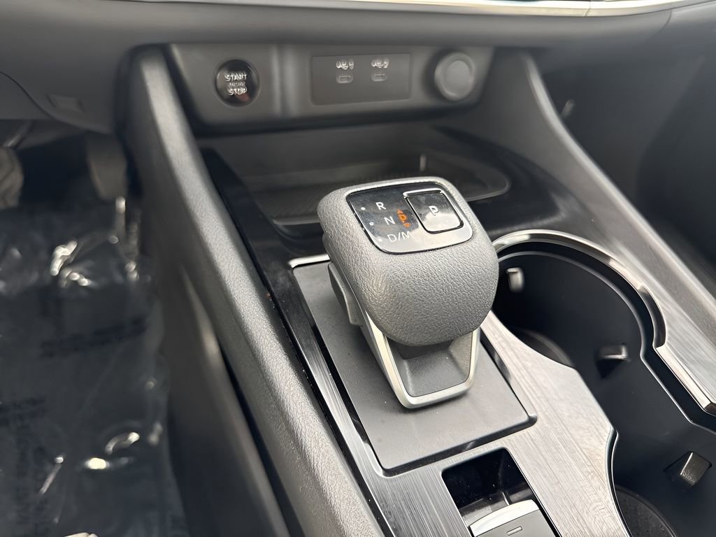 Used 2024 Nissan Rogue SV w/ SV Premium Package FWD image 17