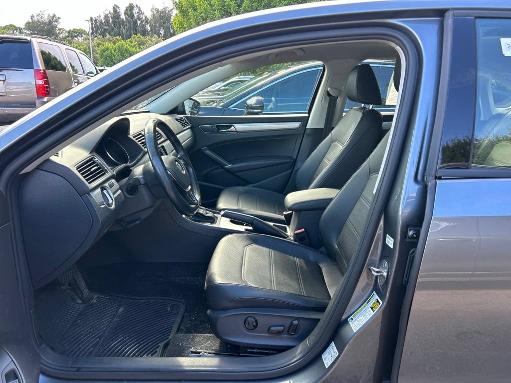 Used 2019 Volkswagen Passat 2.0T Wolfsburg w/ Wheels & Sunroof Package FWD image 12