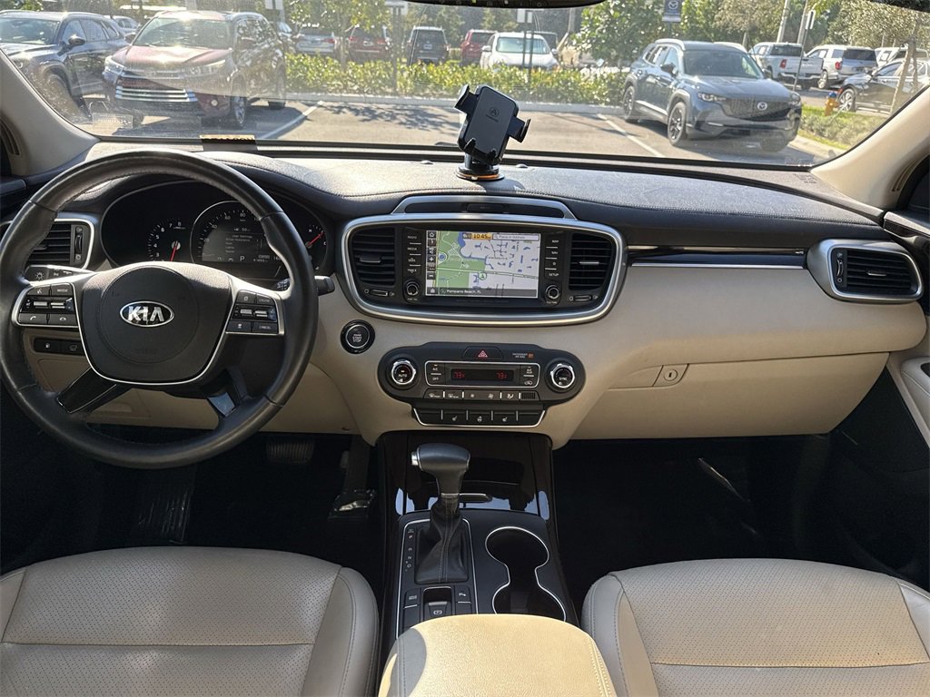 Used 2019 Kia Sorento EX w/ EX Touring Package image 15