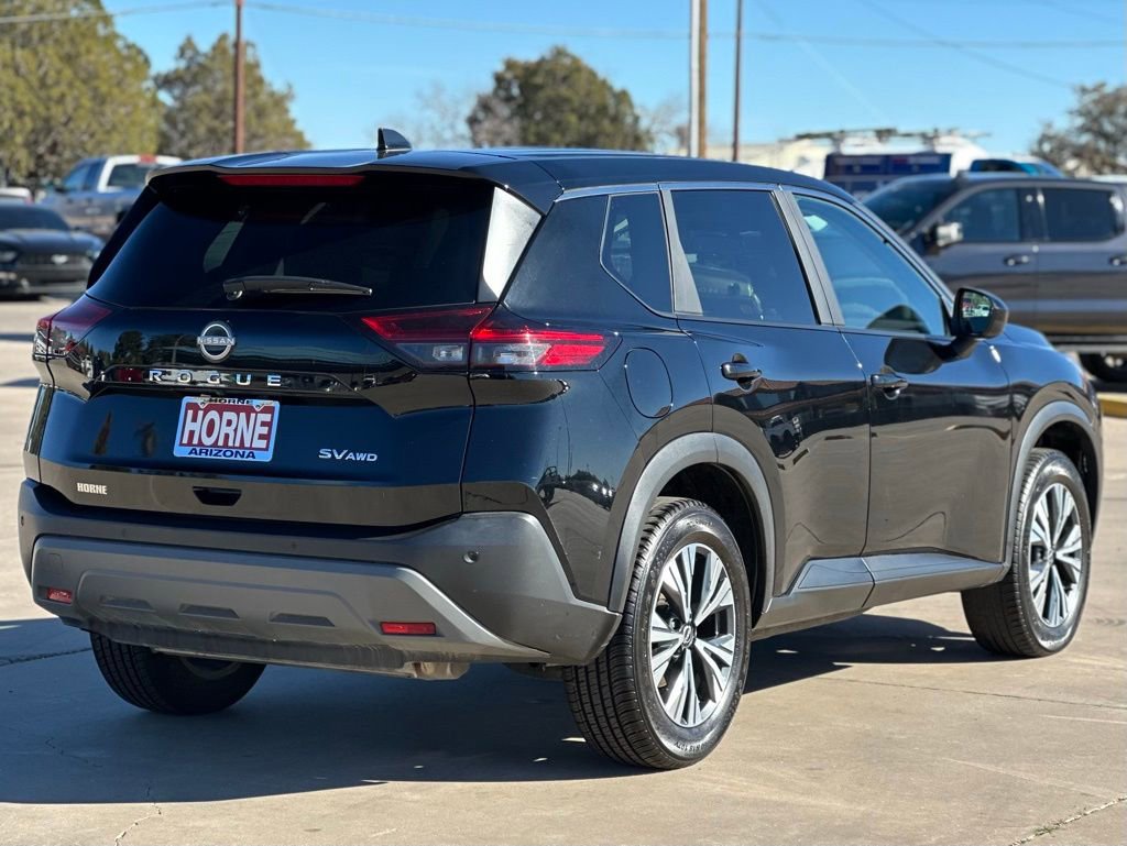 Used 2023 Nissan Rogue SV image 3