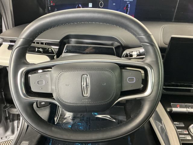 Used 2025 Lincoln Nautilus Reserve AWD/4WD image 19