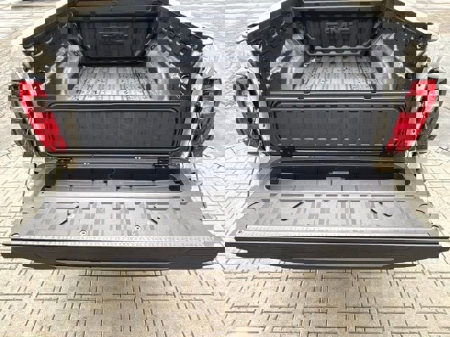 New 2026 GMC Canyon Elevation w/ Convenience Package image 12