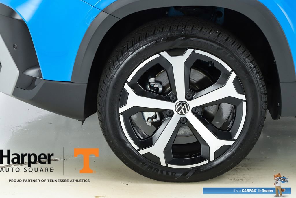Used 2025 Volkswagen Taos SEL image 5