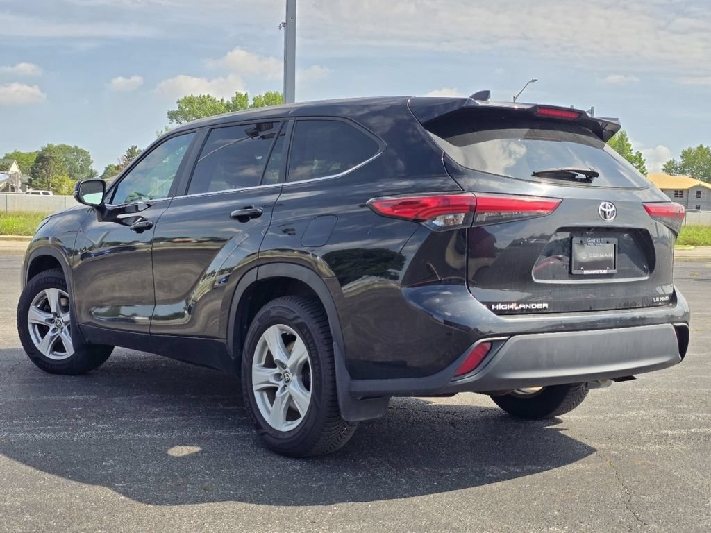Used 2023 Toyota Highlander LE AWD/4WD image 13