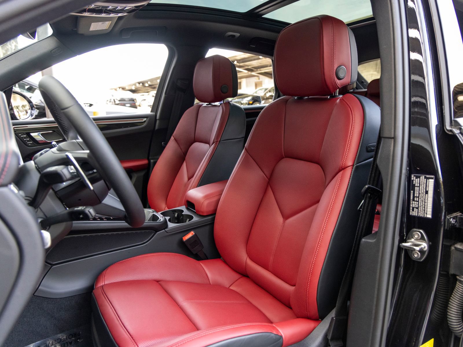 New 2025 Porsche Macan image 5