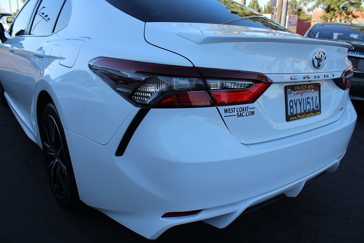 Used 2022 Toyota Camry SE w/ Convenience Package FWD image 15