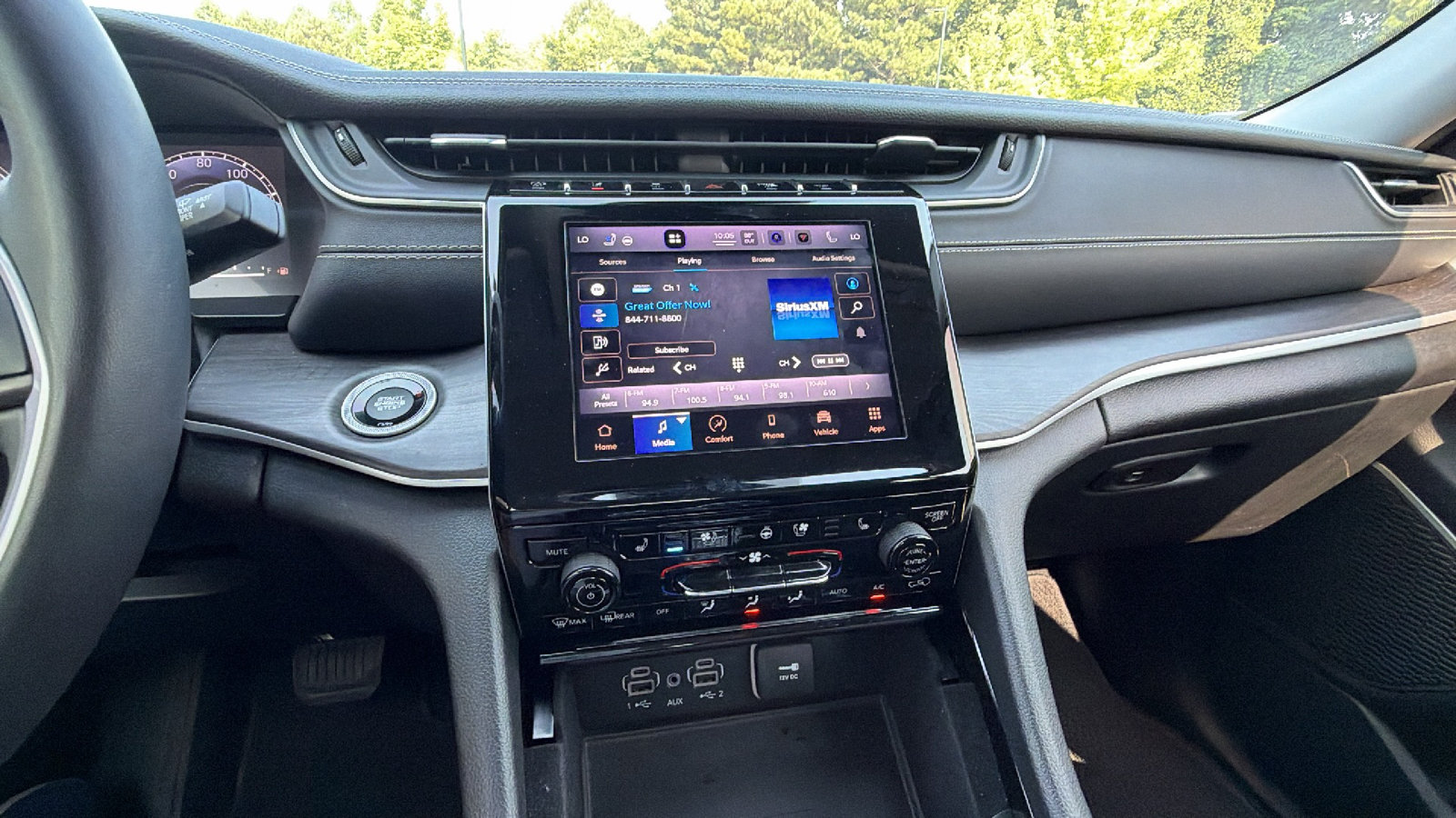 Used 2022 Jeep Grand Cherokee Limited w/ Luxury Tech Group II RWD image 33