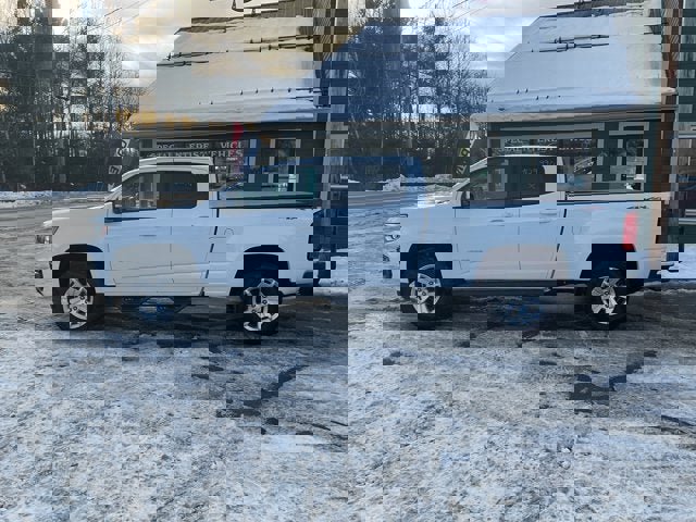 Used 2021 Chevrolet Colorado LT w/ Luxury Package image 12