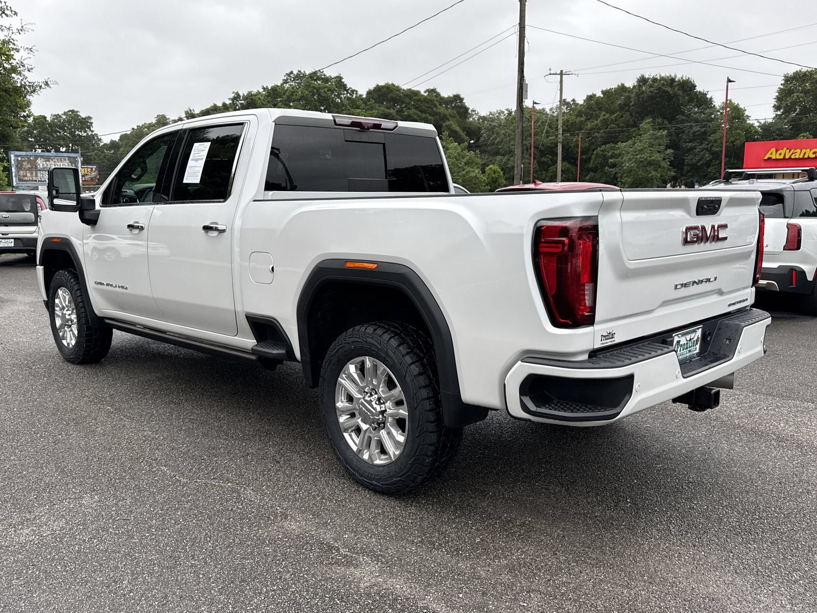 Used 2023 GMC Sierra 2500 Denali w/ Denali Ultimate Package AWD/4WD image 3