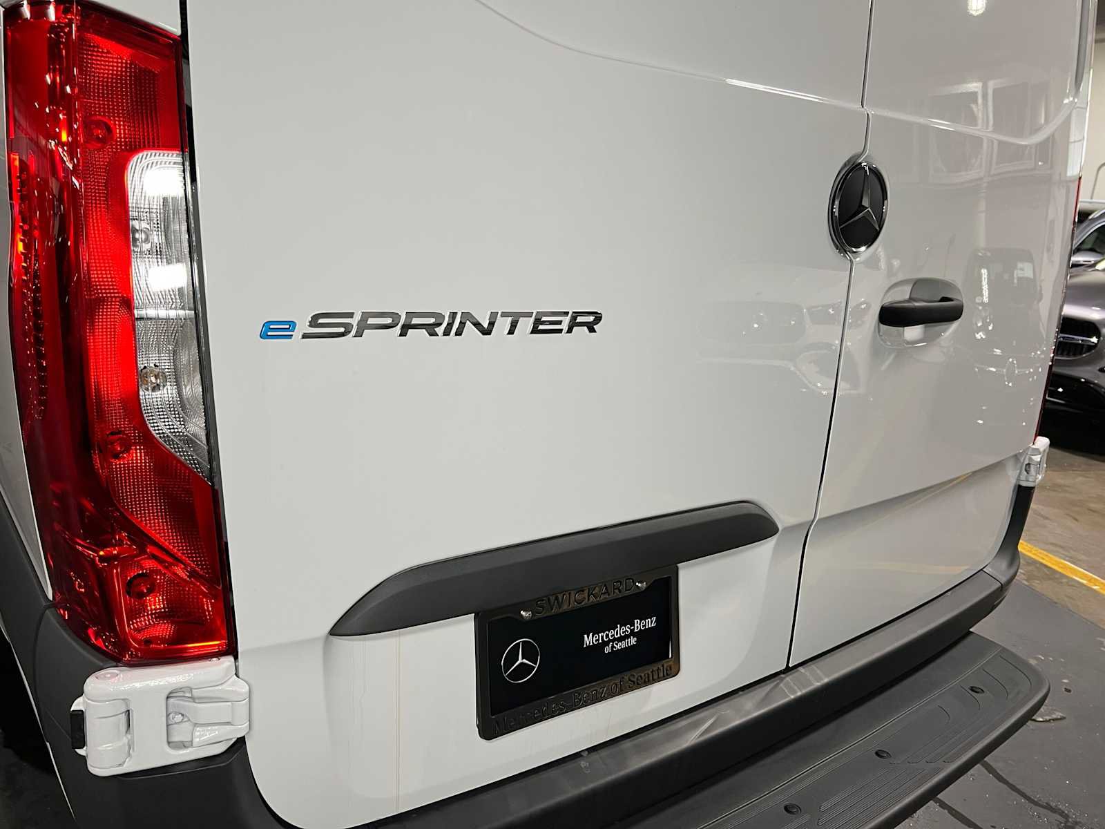New 2025 Mercedes-Benz eSprinter 170 Cargo image 15