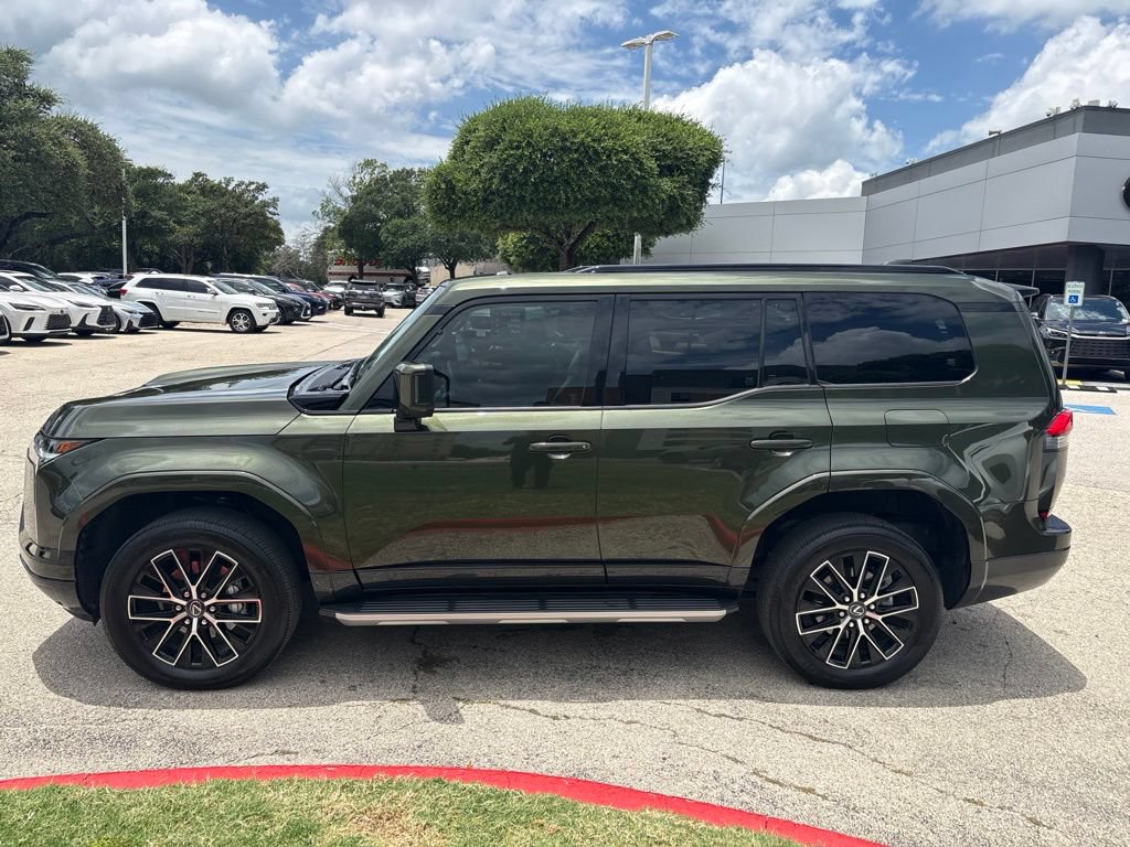 Certified 2025 Lexus GX 550 w/ Cold Area Package AWD/4WD image 2