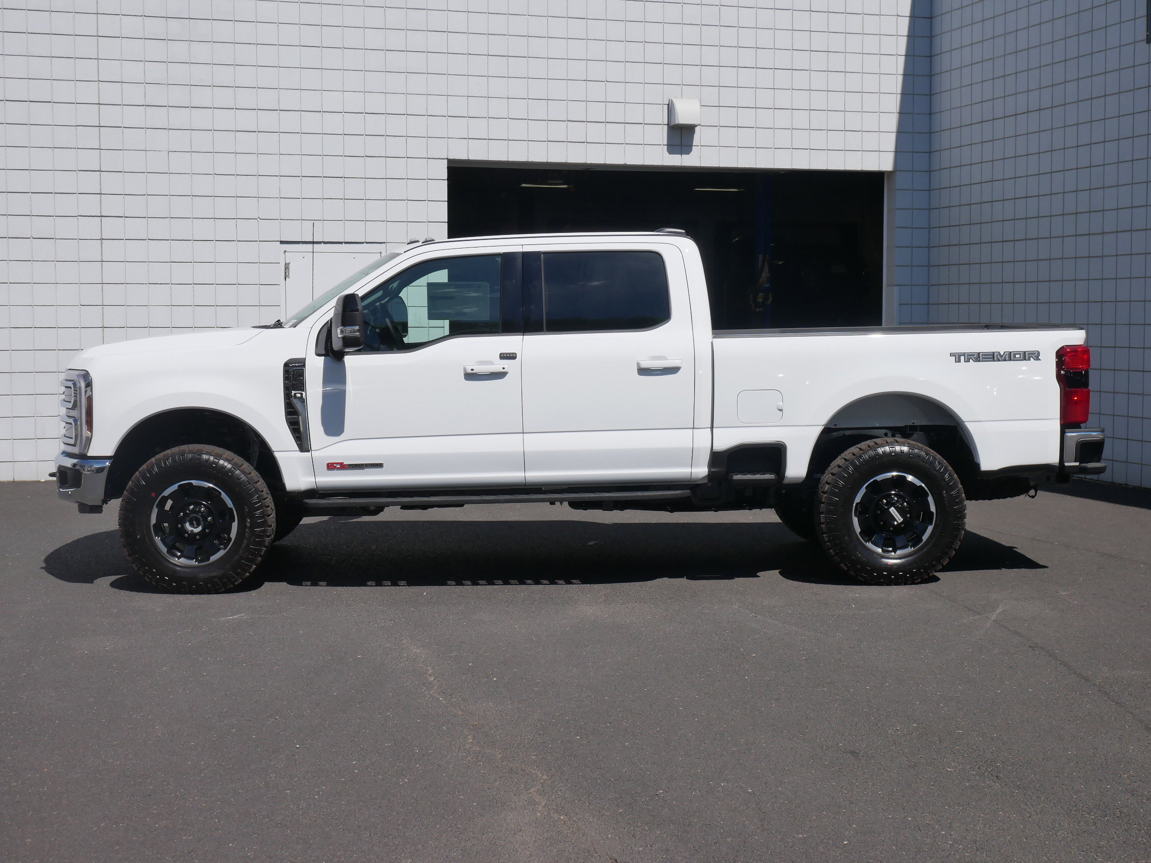 New 2025 Ford F350 Lariat w/ Lariat Ultimate Package image 17