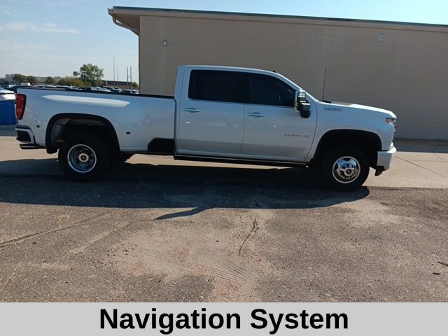 Used 2022 Chevrolet Silverado 3500 High Country image 3