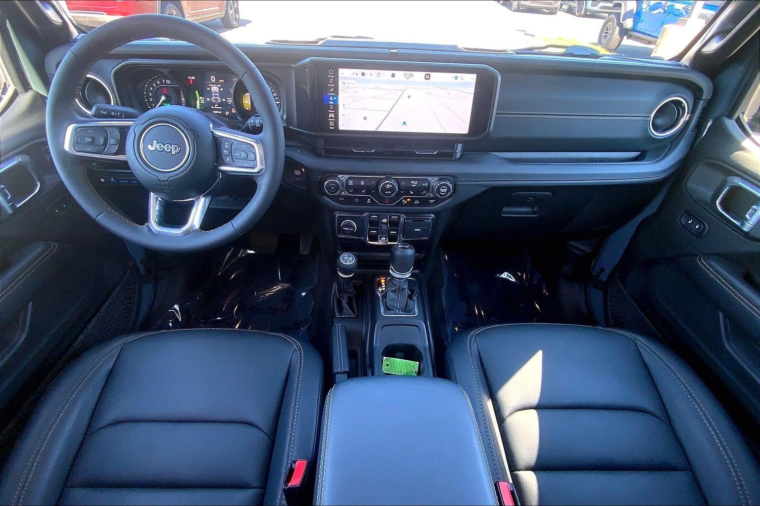 Used 2024 Jeep Wrangler Unlimited Sahara w/ Technology Group AWD/4WD image 15