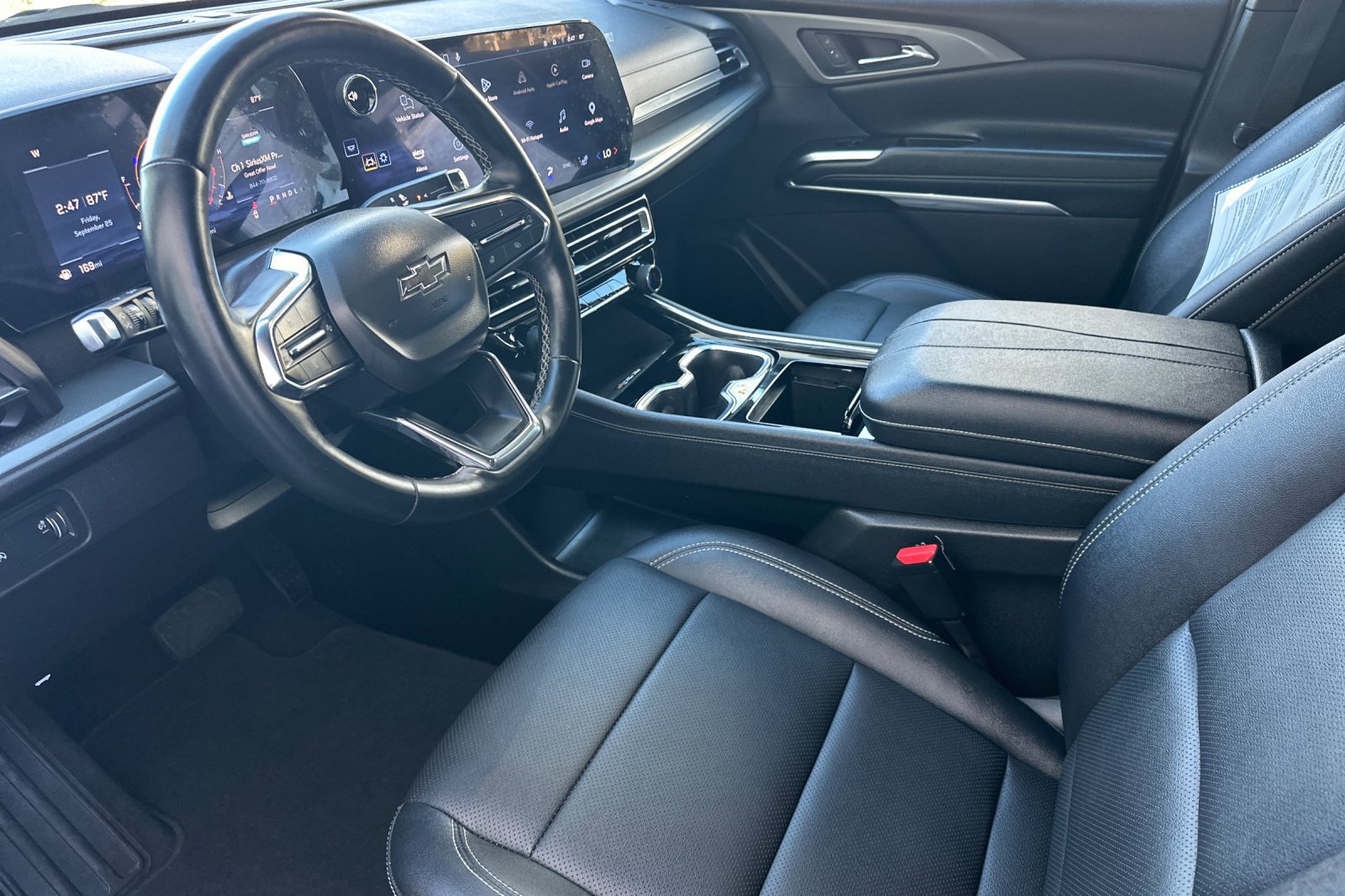 Used 2024 Chevrolet Traverse LT w/ Midnight/Sport Edition FWD image 10