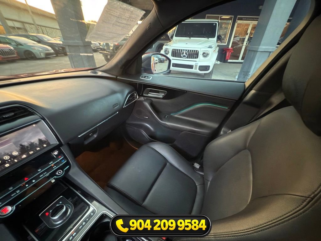 Used 2020 Jaguar F-PACE Premium image 21