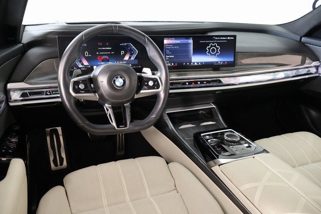 Used 2024 BMW 760i xDrive 760i xDrive image 2