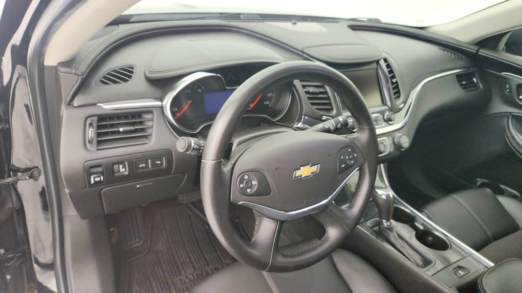 Used 2016 Chevrolet Impala LT w/ Convenience Package FWD image 13