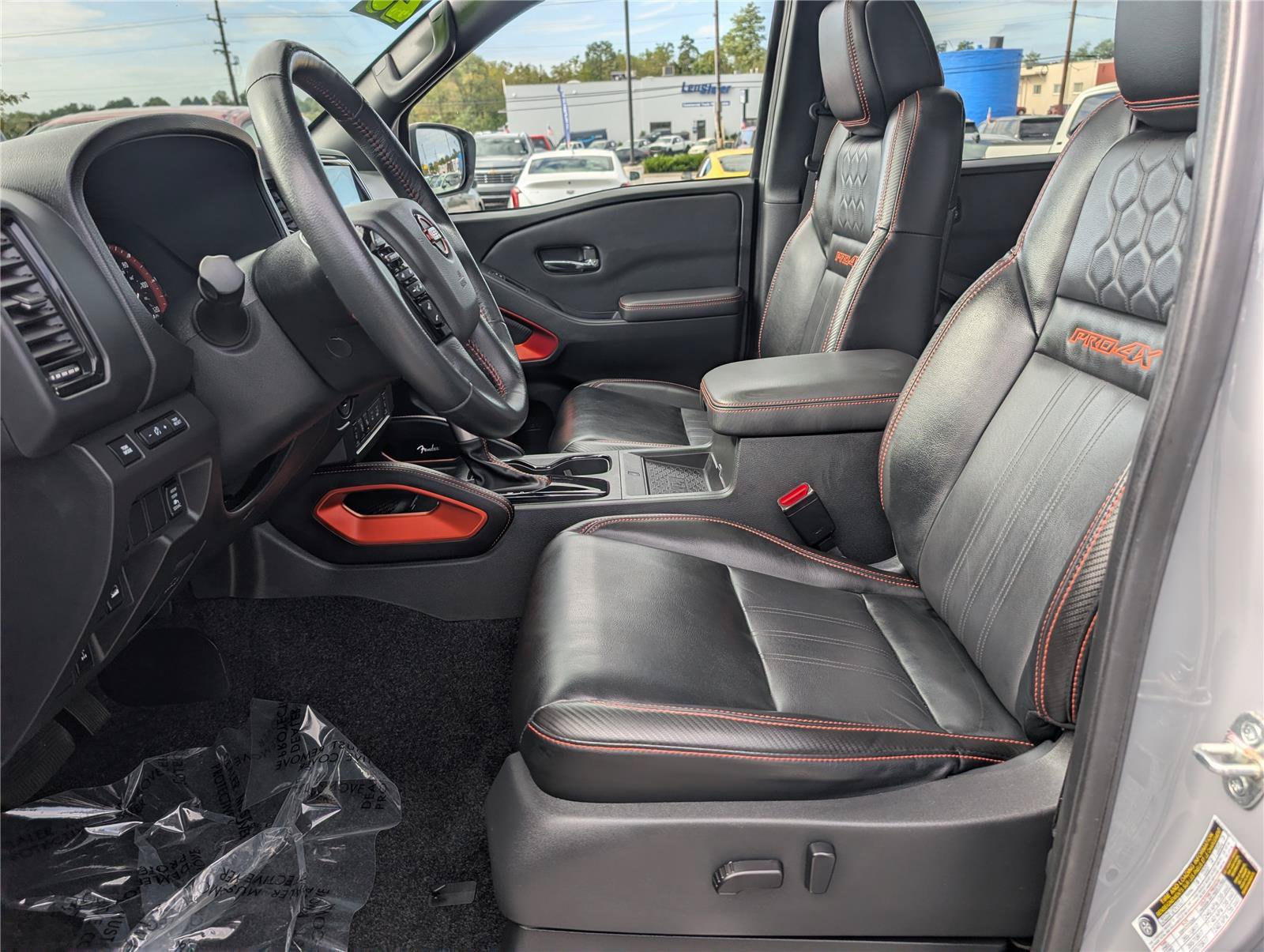 Used 2023 Nissan Frontier PRO-4X w/ Pro-4X Premium Package AWD/4WD image 17
