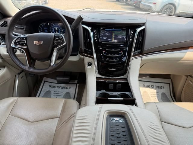 Used 2017 Cadillac Escalade ESV Luxury AWD/4WD image 14